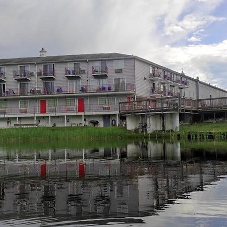 ซูเปอร์ 8 บาย วินด์แฮม สเตอร์บริดจ์ Hotel ภายนอก รูปภาพ