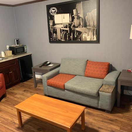 ซูเปอร์ 8 บาย วินด์แฮม สเตอร์บริดจ์ Hotel ภายนอก รูปภาพ