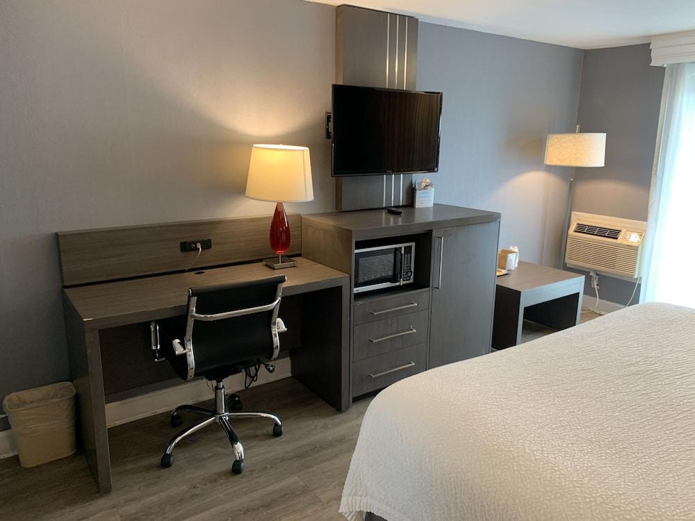 ซูเปอร์ 8 บาย วินด์แฮม สเตอร์บริดจ์ Hotel ภายนอก รูปภาพ