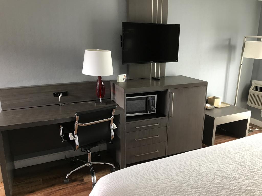 ซูเปอร์ 8 บาย วินด์แฮม สเตอร์บริดจ์ Hotel ภายนอก รูปภาพ