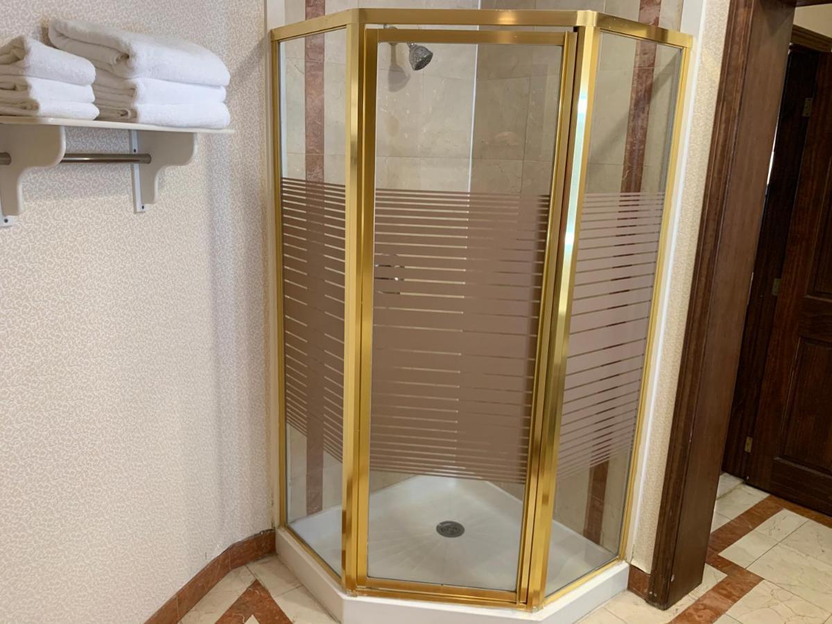ซูเปอร์ 8 บาย วินด์แฮม สเตอร์บริดจ์ Hotel ภายนอก รูปภาพ