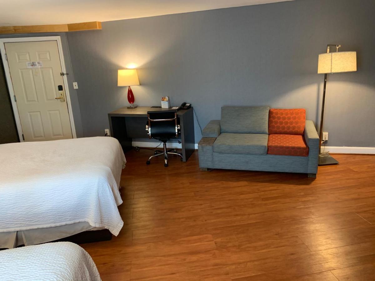 ซูเปอร์ 8 บาย วินด์แฮม สเตอร์บริดจ์ Hotel ภายนอก รูปภาพ
